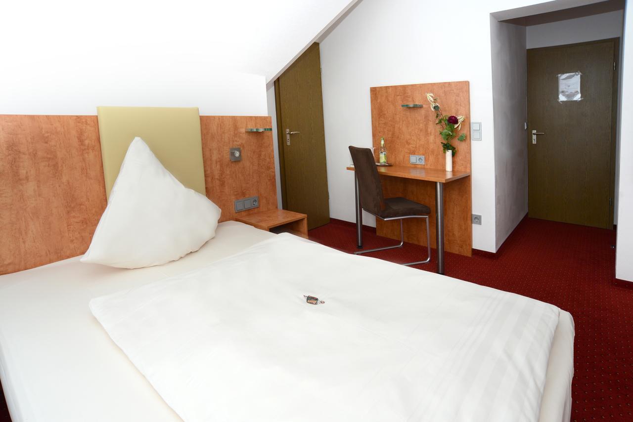 Hotel Jaegerhof Roth  Buitenkant foto