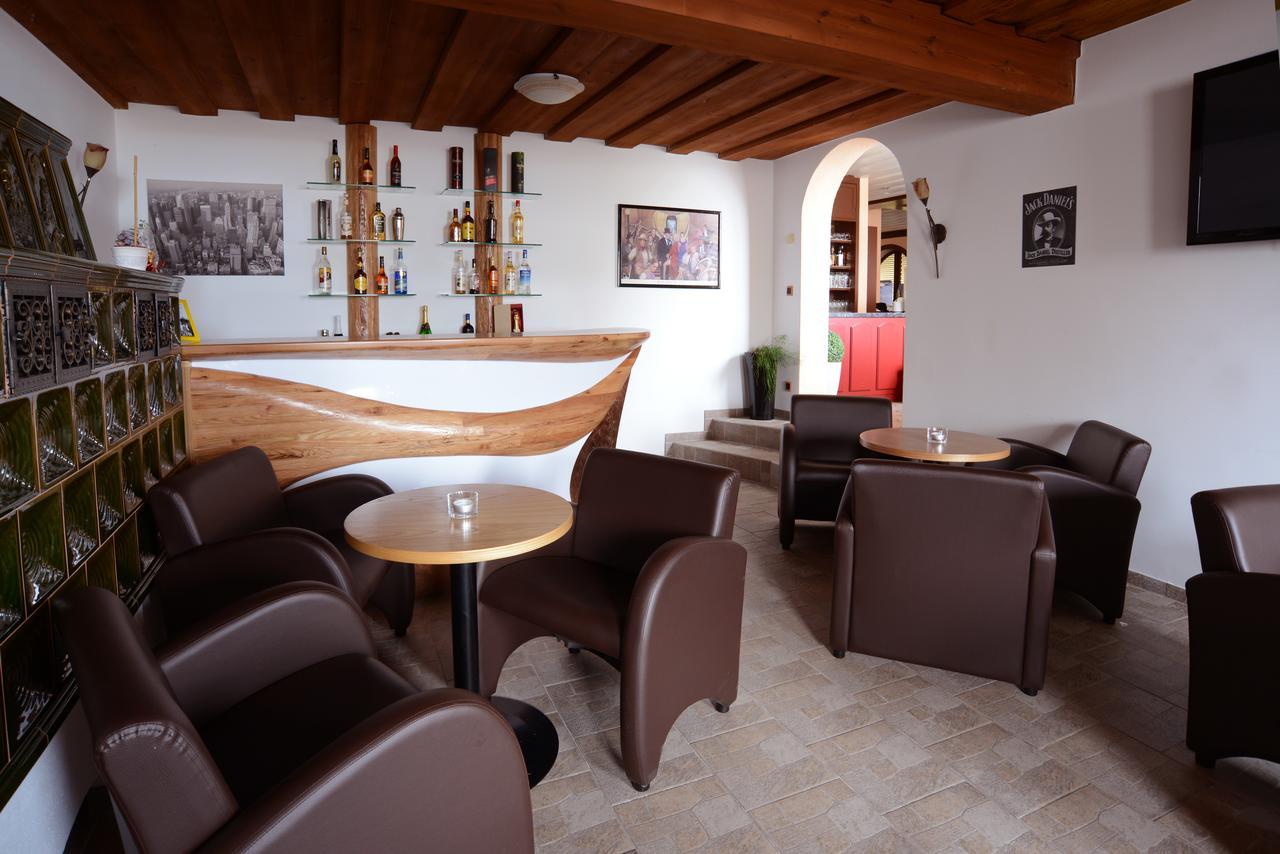 Hotel Jaegerhof Roth  Buitenkant foto