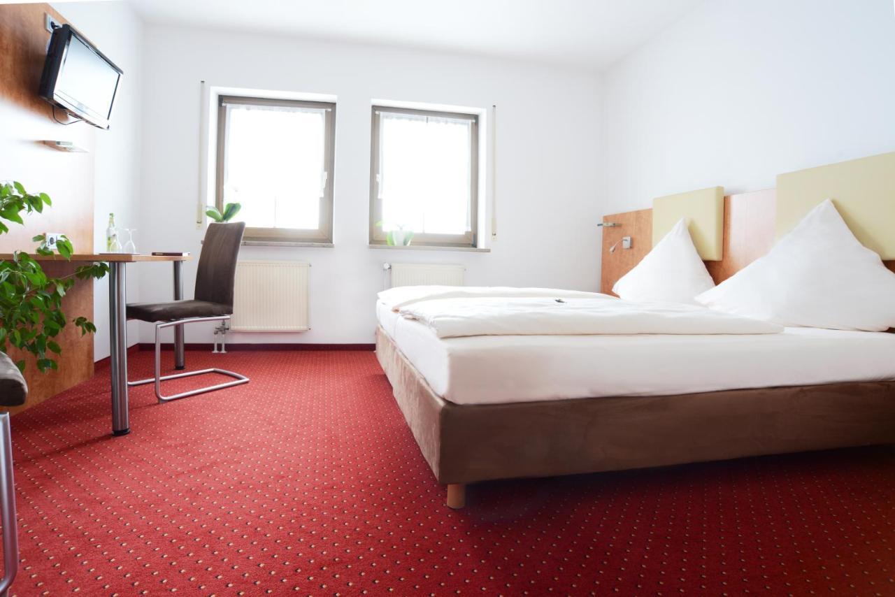 Hotel Jaegerhof Roth  Buitenkant foto